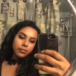 Meet your Posher, Marisa